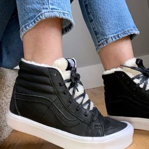 Worn once HiSk8 black and white leather fur lined vans womens 6.5